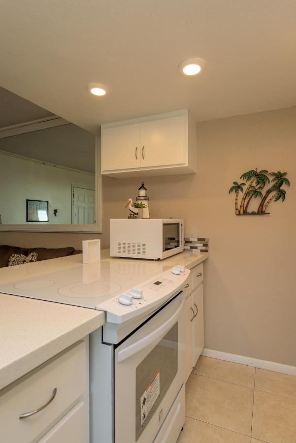 Tiki 236 Apartment Саут Падре Алънд Екстериор снимка